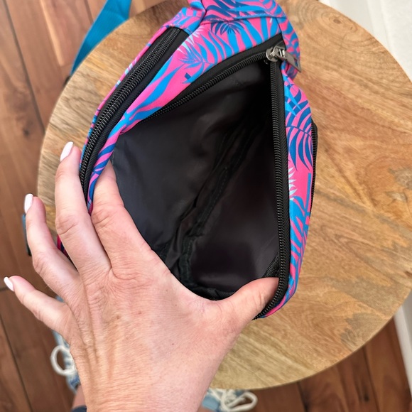 Born Primitive Tropical Crew Fanny Pack NWOT - Picture 8 of 9